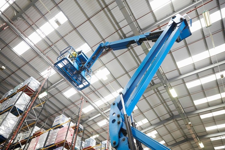 Looking for Reliable Bucket Lift Rentals in Littleton? What Should You Consider?