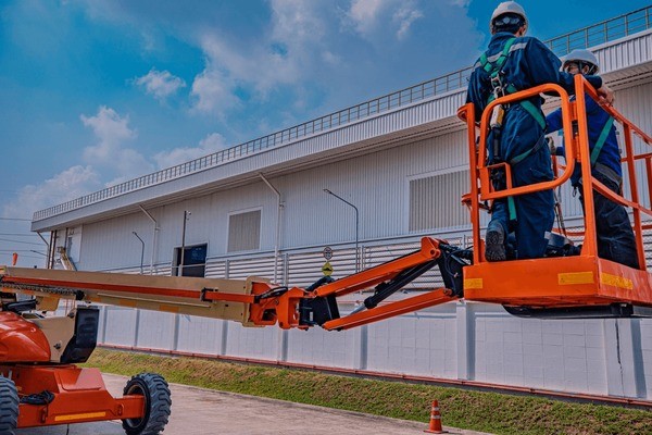 Are You Maximizing ROI with Your Latest Aerial Man Lift Rental in Morrison?