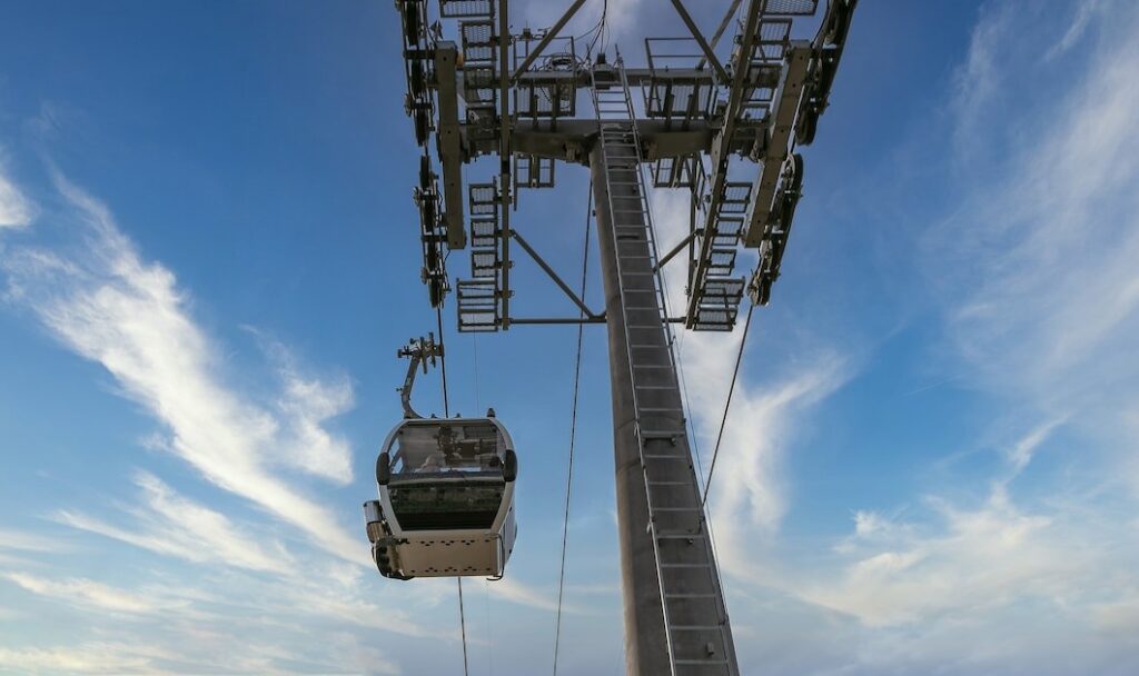 How Does Altitude and Rough Terrain Affect Material Lifting Denver Efficiency?